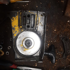 McCulloch Mac 10-10 RHP, 1-10, 2-10 Clutch Cover Recoil Starter complete with pulley (10-10 bin)