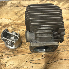 Stihl 045 AV Chainsaw 50mm OEM Piston and Cylinder Kit new OEM 1115 020 1200 (upstairs)