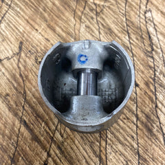 Husqvarna 61 Chainsaw 48mm closed skirt piston kit 501 53 66-03 NEW OEM (upstairs)