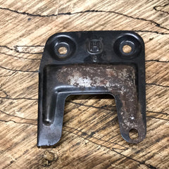 husqvarna 281, 288 chainsaw muffler silencer bracket pn 501 81 79-01 new box h-2