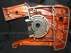 echo cs-302 chainsaw crankcase half #1 (Left side)