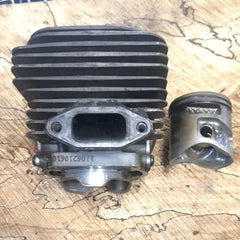 Husqvarna 372 X-Torq Chainsaw Piston and Cylinder Assembly 575 25 57-02