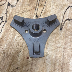 poulan 4200 chainsaw clutch drive plate new 22117 (bin 8)