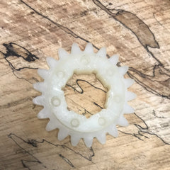 Stihl 028 Chainsaw Rim Type Oil spur gear New Oregon part number 30395 (ST-204b)
