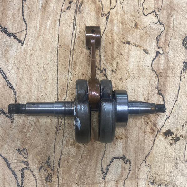 husqvarna 268 chainsaw crankshaft (cast key type)