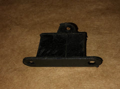 jonsered 910e chainsaw rear handle av buffer mount 504 12 50-22 new oem (P-201)