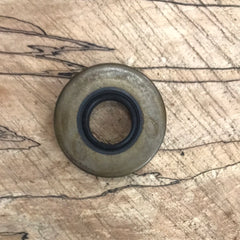 McCulloch 2-10, S10-10E, 2-10ps, Mac 6-10, 7-10, 10-10 Oil Seal NEW (Bin 16) 61618