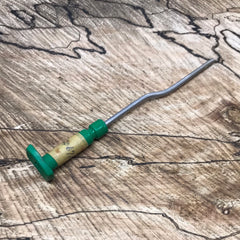 McCulloch Pro Mac 610, 650, 605, 3.7 timber bear Oil Pump Button Rod 92067 A new (bin 12)