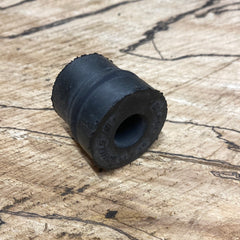 Stihl 026 Chainsaw AV Buffer Mount 1121 790 9912 NEW (st-204A)