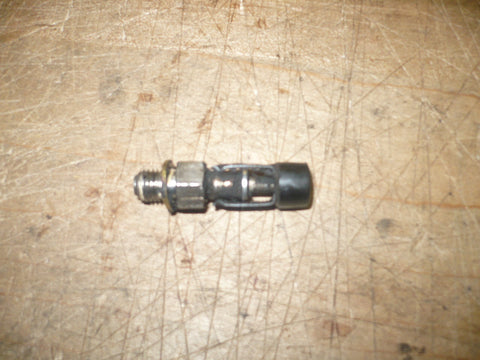 Pioneer P42 Chainsaw Compression release valve