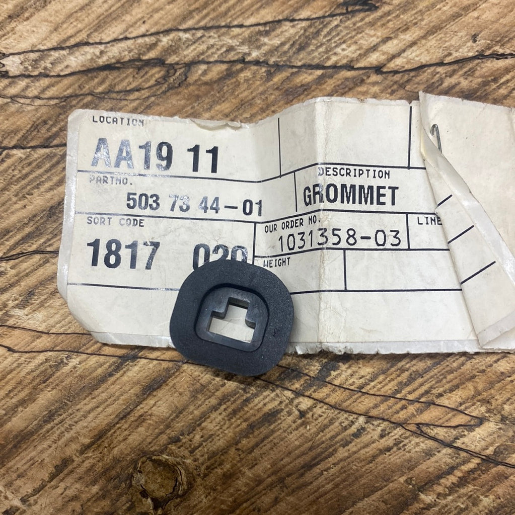 Cancanle Exhaust Muffler with Bracket Gasket Kit for HUSQVARNA 365 371 Cancanle Exhaust Muffler with Bracket Gasket Kit for HUSQVARNA 365 371