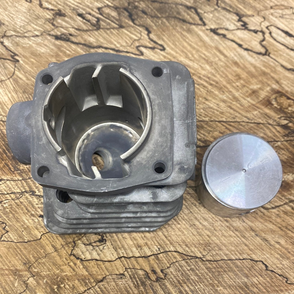 husqvarna 350 and jonsered 2150 chainsaw piston and cylinder set NEW O husqvarna 350 and jonsered 2150 chainsaw piston and cylinder set NEW O