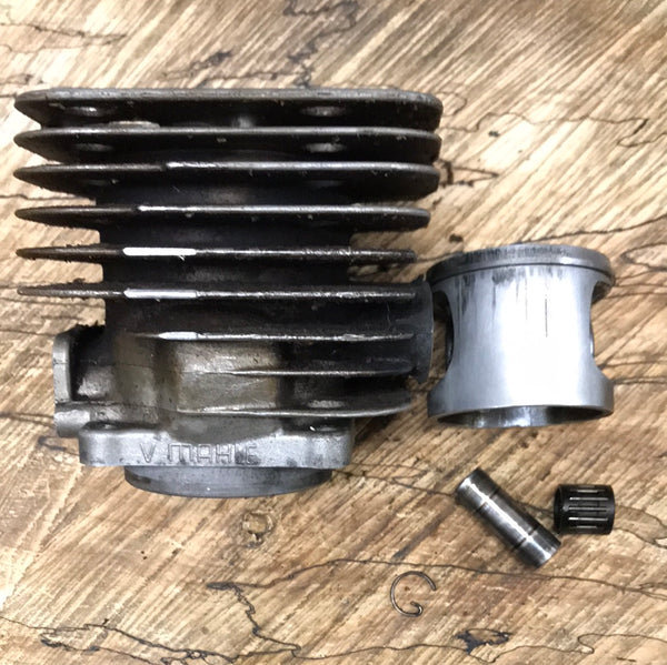 Chainsaw Oil Pump Worm Gear Kit Replaces 501 51 25-01 For Husqvarna 61, 66, 266, 268 XP – Aluminum, 2-Stroke