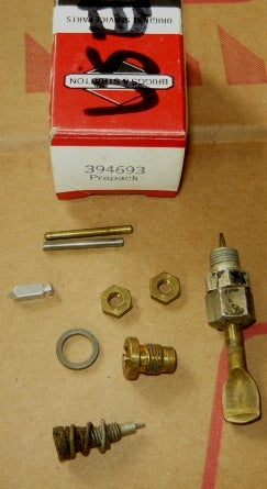 briggs and stratton carb prepack parts pn 394693 #2 used (B&S box 2)