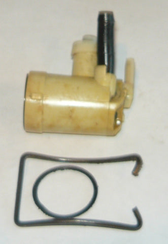 mcculloch maccat, wildcat 2.3 and eager beaver 2.1 chainsaw oil pump assembly