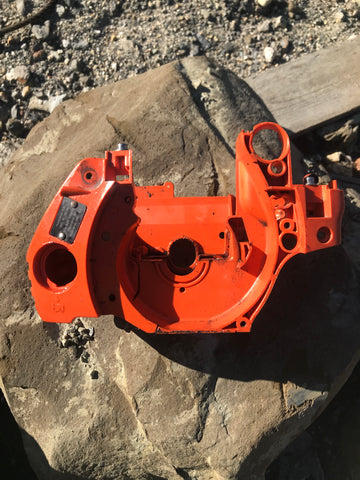 Husqvarna 435 chainsaw crankcase tank chassis housing with bar studs