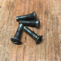 Partner R14-T chainsaw bottom oil plate screws