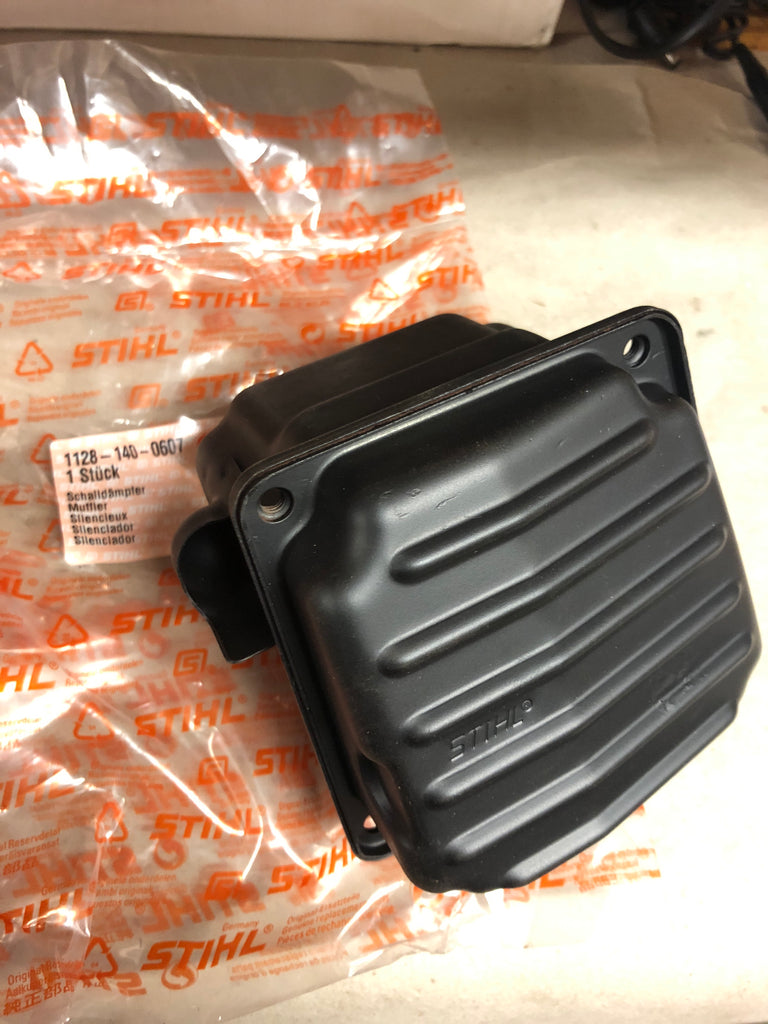 STIHL Genuine MS461 Air Cleaner Cover # 1128 140 1009 STIHL Genuine MS461 Air Cleaner Cover # 1128 140 1009