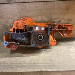 husqvarna 372 chainsaw crankcase housing half only (right, clutch side) #2