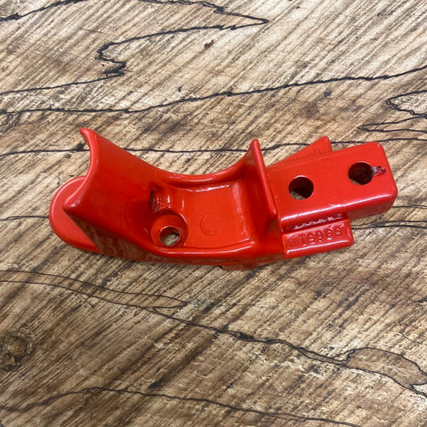 homelite super xl chainsaw red handle bar bracket 59651-17 New (HM-308)