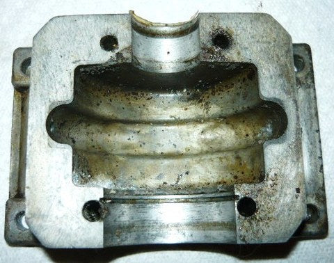 McCulloch Pro Mac 610, 605, 650 3.7 Timber Bear Chainsaw Crankcase Pan