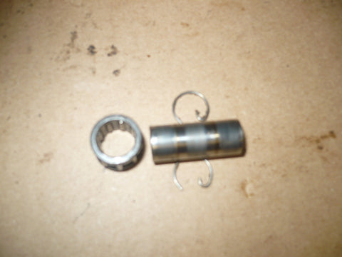 jonsered 455 chainsaw wrist pin, bearing and clips for the piston